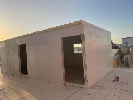 تركيب غرف ساندوتش بانل بالرياض 0555645839 مؤسسة السعيدة للمظلات والسواتر الساندوتش بانل في الرياض 